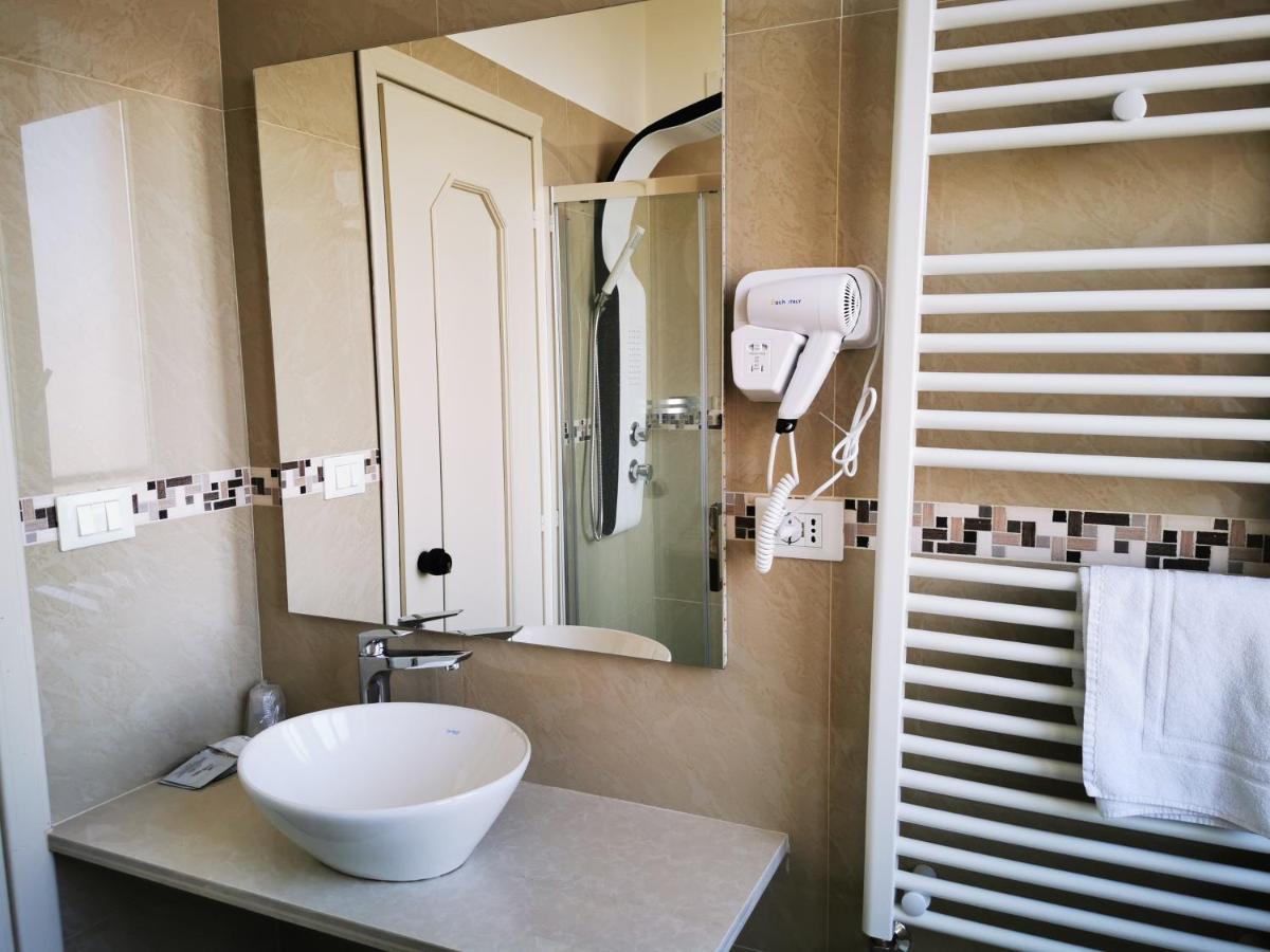 New Alexander Hotel Gênes